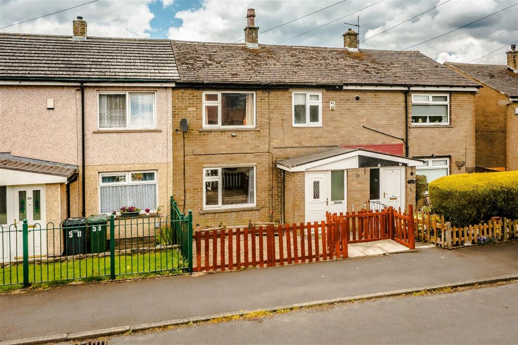 3 bedroom terraced house for sale in Hillcrest Drive, Queensbury, BD13