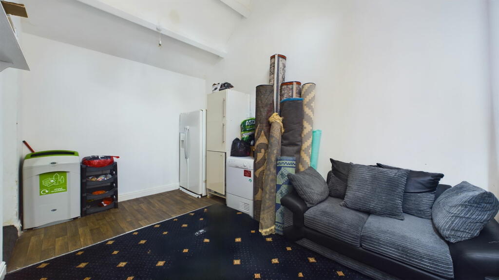 Additional property image - Clayton Lane, Clayton, Bradford, BD14 6PD