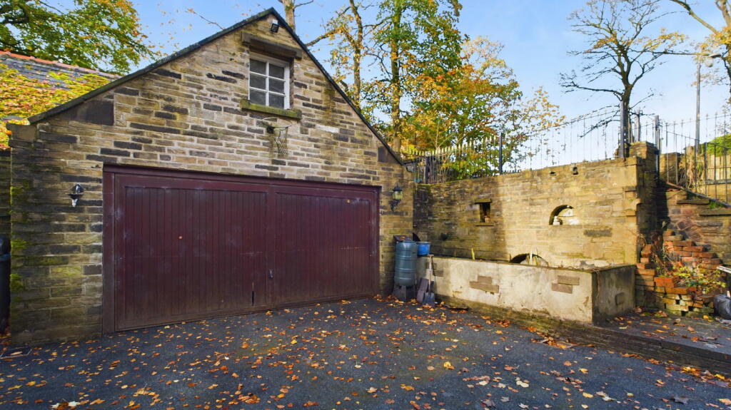 Additional property image - Clayton Lane, Clayton, Bradford, BD14 6PD
