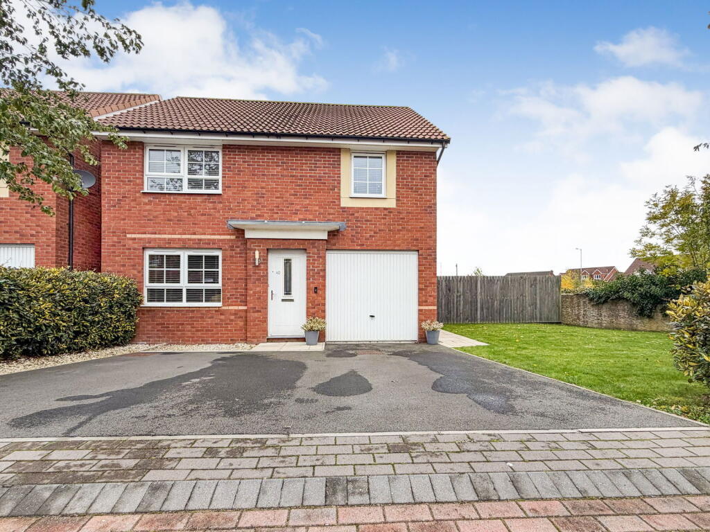 Main image of property: 40 Ploughmans Gardens, Woodmansey, Hull, East Riding of Yorkshire, HU17 0GN