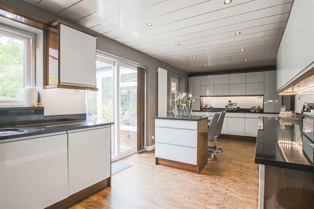 4 bedroom detached house for sale in Meadowbrook Close, Bury, BL9