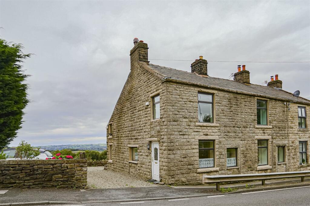 3 bedroom cottage for sale in Rochdale Road, Ramsbottom, BL0