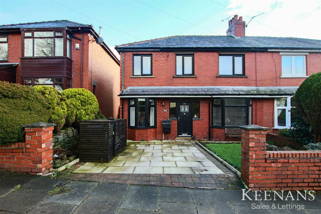 3 bedroom semidetached house for sale in Walmersley Old Road, Bury, BL9