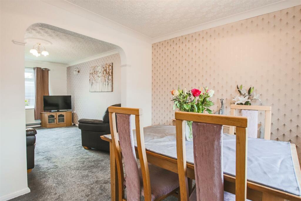 5 bedroom semidetached house for sale in Cotswold Crescent, Bury, BL8