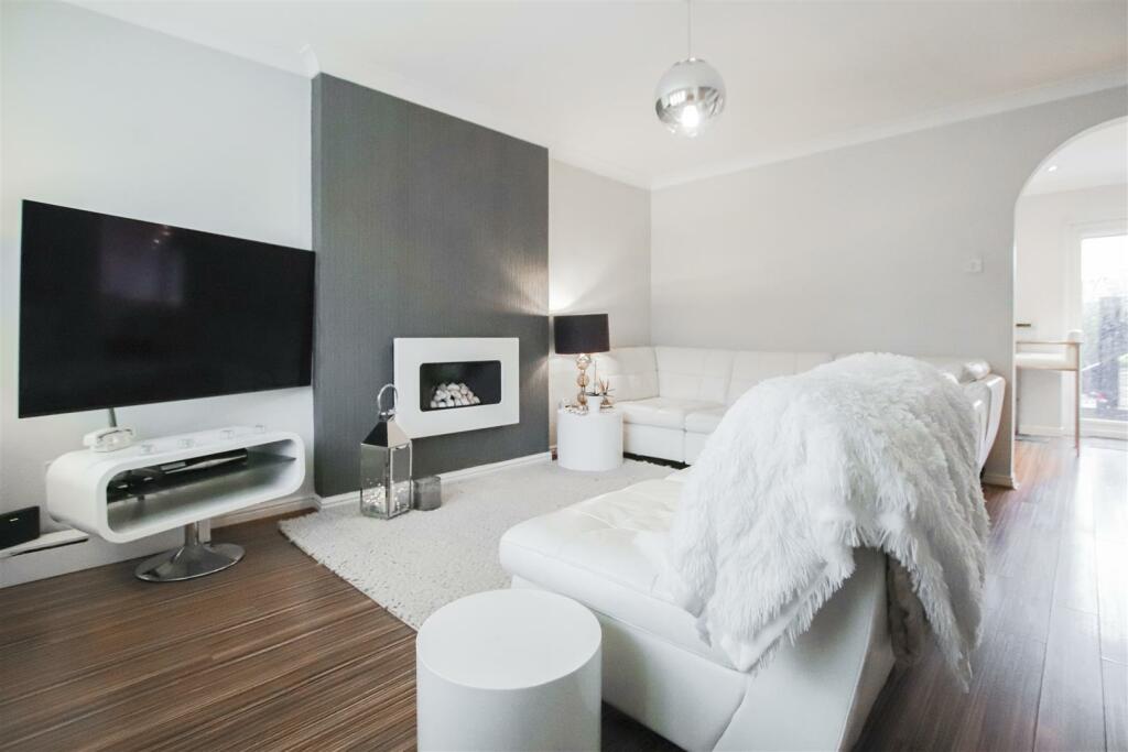 3 bedroom detached house for sale in Astley Hall Drive, Ramsbottom, BL0