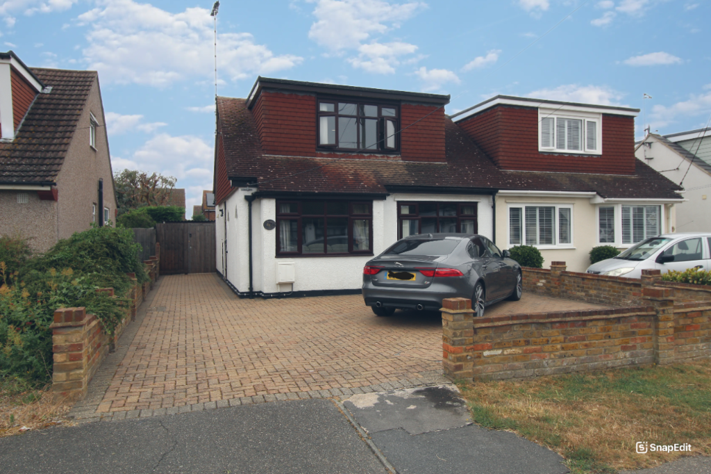Main image of property: Somerset Avenue, Rochford, Essex, SS4