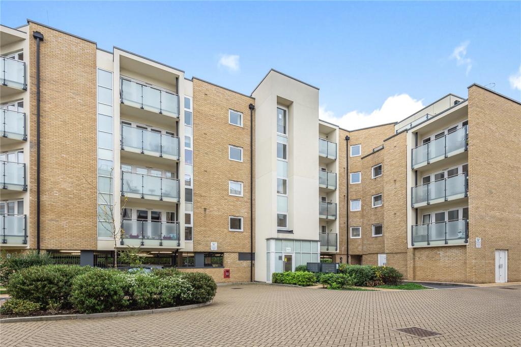 2 bedroom apartment for sale in Perkins Gardens, Ickenham, Uxbridge, UB10