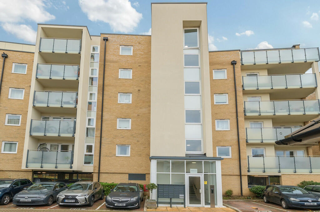 2 bedroom apartment for sale in Perkins Gardens, Ickenham, Uxbridge, UB10