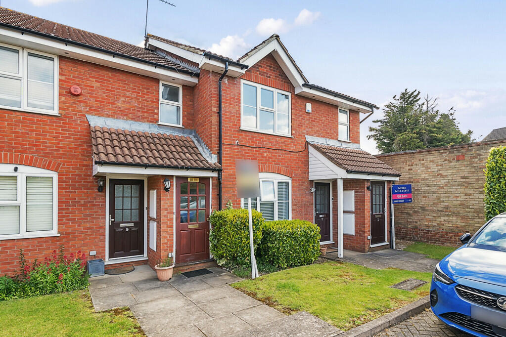 1 bedroom for sale in The Greenway, Ickenham, Uxbridge, UB10