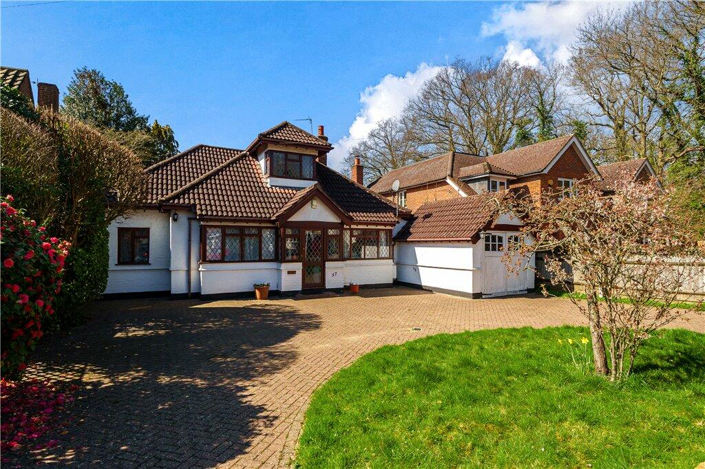 6 bedroom bungalow for sale in Parkfield Road, Ickenham, Middlesex, UB10