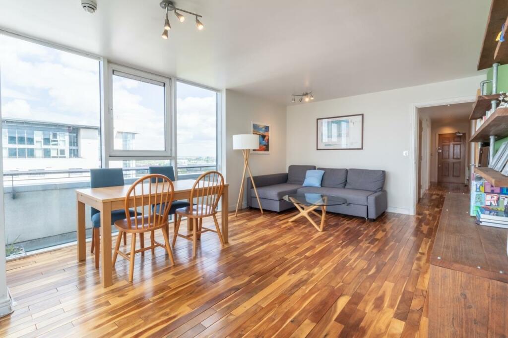 2 bedroom penthouse for rent in Sark Tower, Erebus Drive, London, SE28