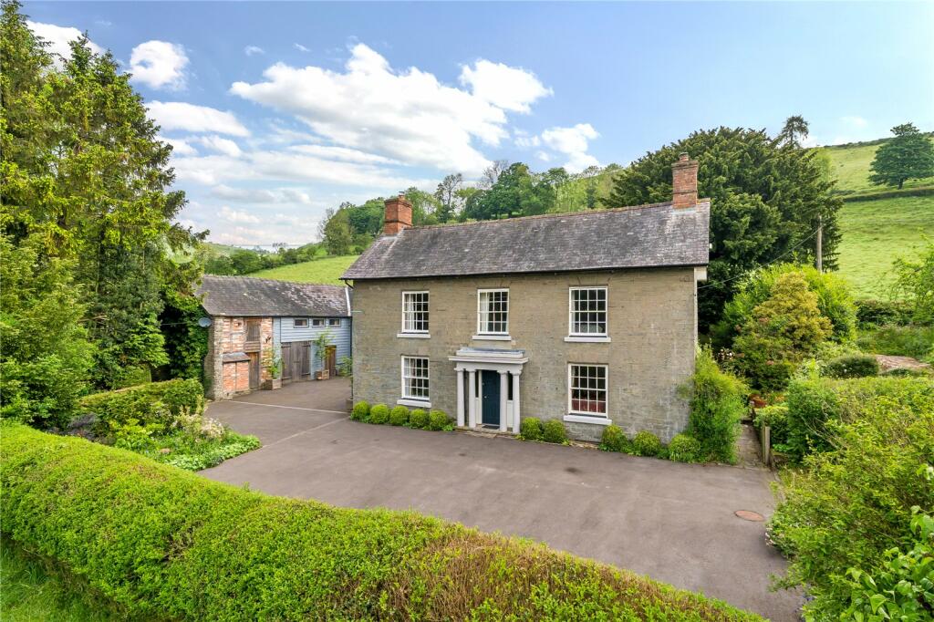 5 bedroom detached house for sale in Church Road, NewcastleOnClun