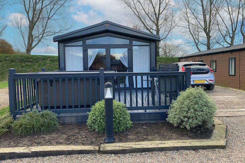 2 bedroom lodge for sale in Crabtree Cottage, Willow Pastures Country