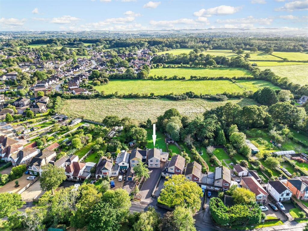 3 bedroom detached house for sale in Denmead, Hampshire, PO7