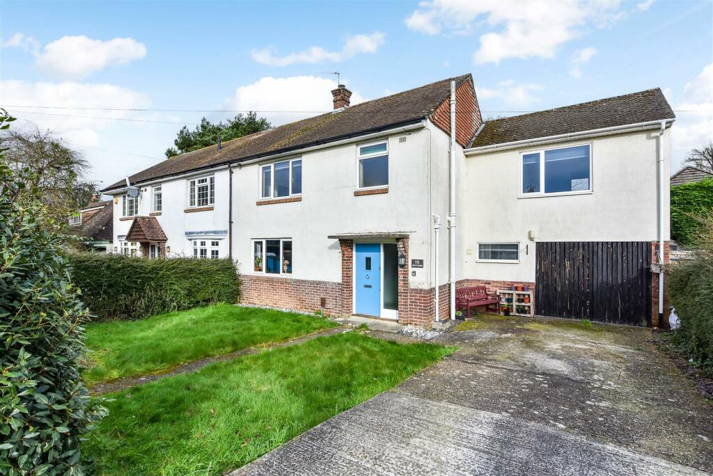 4 bedroom semidetached house for sale in Horndean, Hampshire, PO8