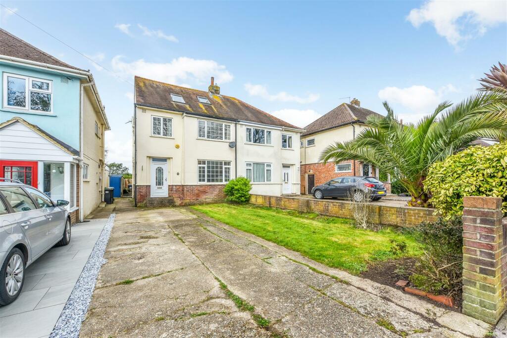 4 bedroom semi-detached house for sale in Bedhampton, Hampshire, PO9