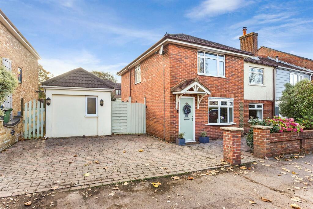 Main image of property: Horndean, Waterlooville