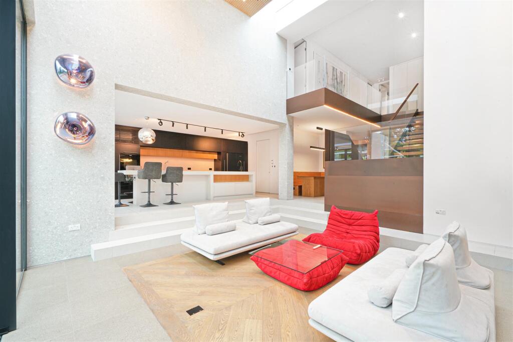 Main image of property: Brondesbury Park, London, NW2