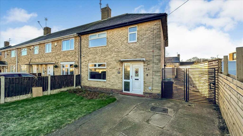 3 bedroom end of terrace house for sale in Listowel Crescent, Clifton