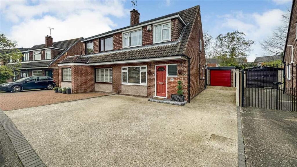 3 bedroom semidetached house for sale in Churchill Drive, Ruddington