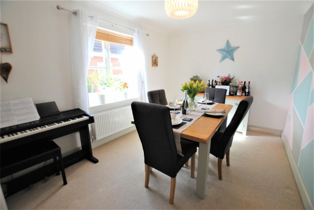 4 bedroom detached house for sale in Cambrian Way, Marshfield, Cardiff, CF3