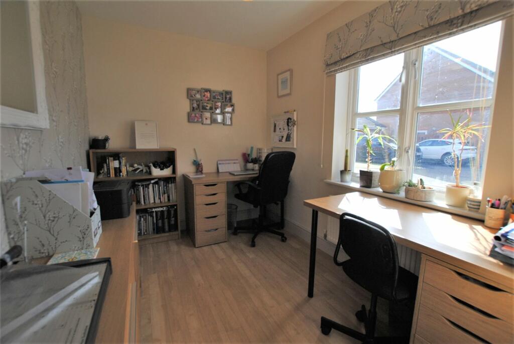 4 bedroom detached house for sale in Cambrian Way, Marshfield, Cardiff, CF3