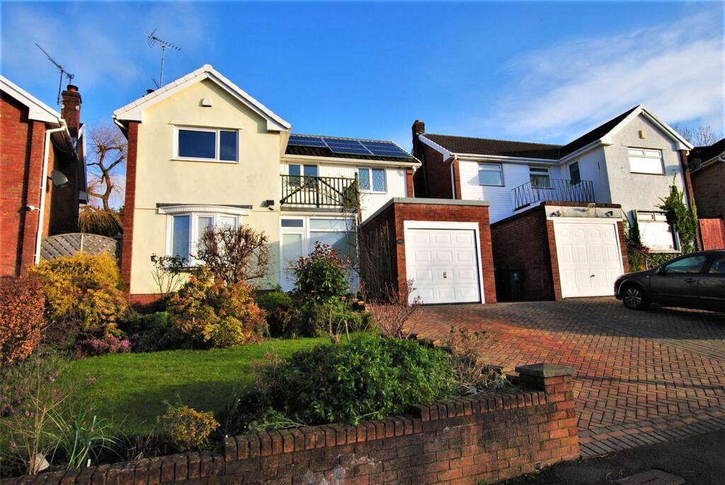 3 bedroom detached house for sale in Woolaston Avenue, Lakeside, Cardiff, CF23