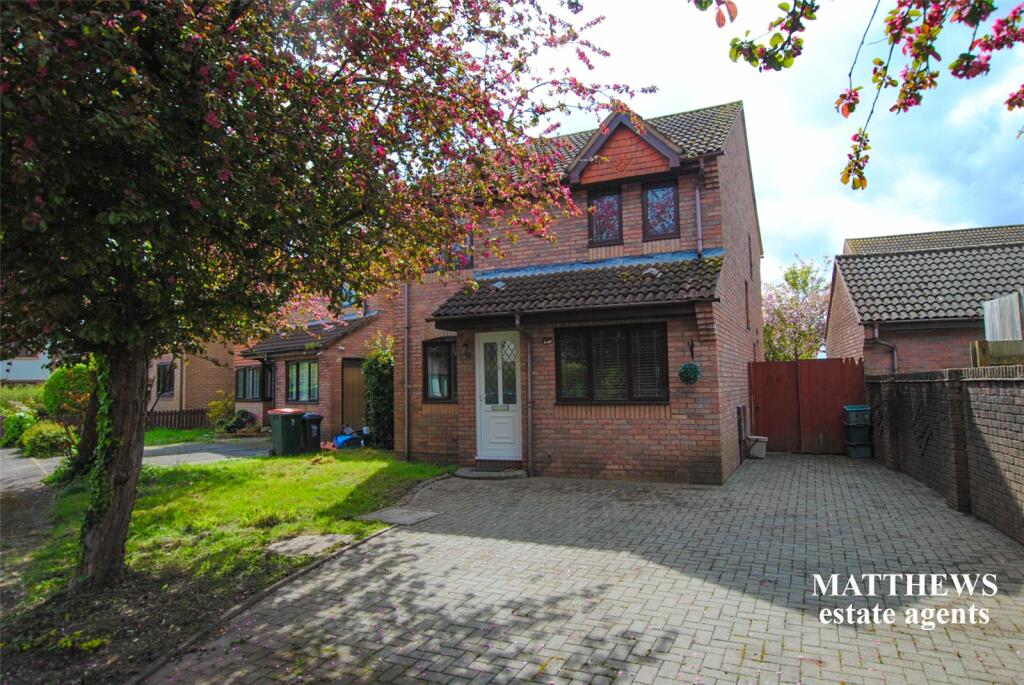 3 bedroom detached house for sale in The Meadows, Marshfield, Cardiff, CF3