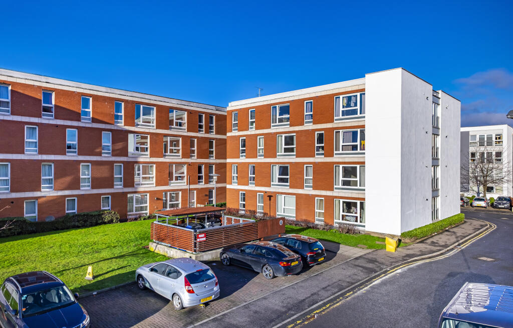 Main image of property: Flat 3/3, 4 Hanson Park, Dennistoun , Glasgow, G31