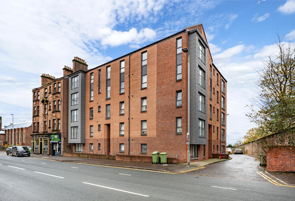 Main image of property: Flat 3/3, 1310 Gallowgate , Glasgow, G31