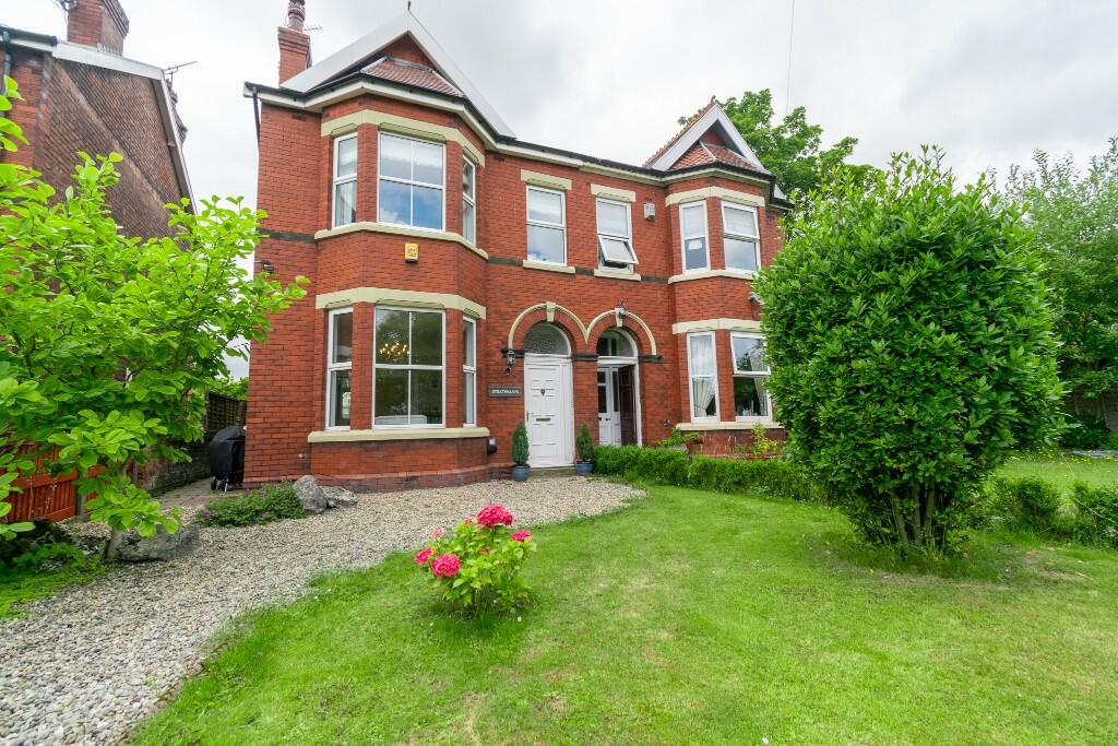 4 bedroom semidetached house for sale in High Lane, Ormskirk