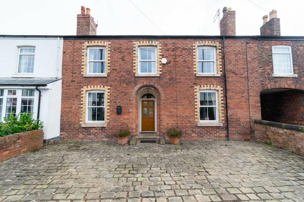 4 bedroom terraced house for sale in Asmall Lane, Ormskirk, Lancashire, L39