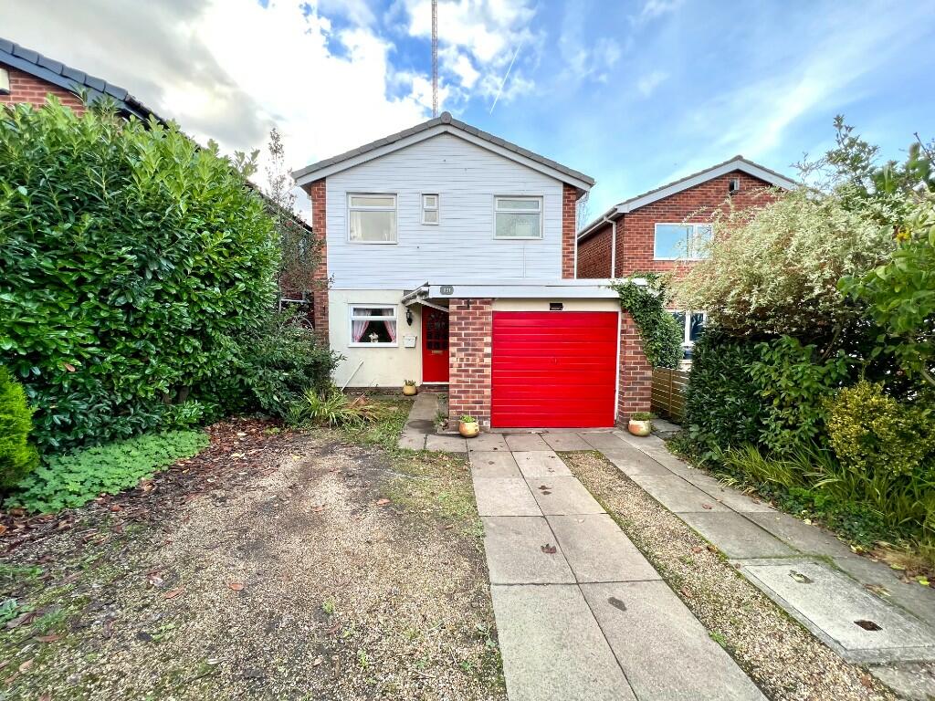 3 bedroom detached house for sale in Liverpool Road South, Burscough, L40