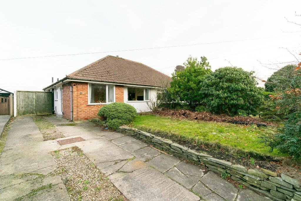 2 bedroom bungalow for sale in Red Cat Lane, Burscough, L40