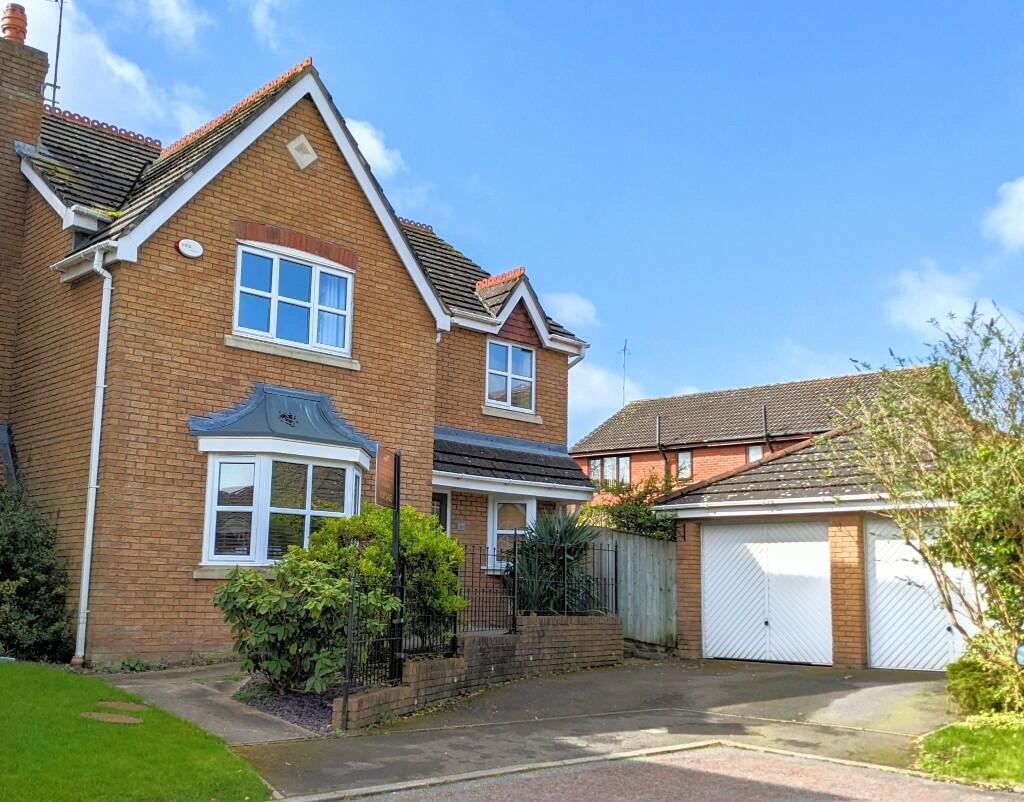 4 bedroom detached house for sale in Elder Avenue, Burscough, L40