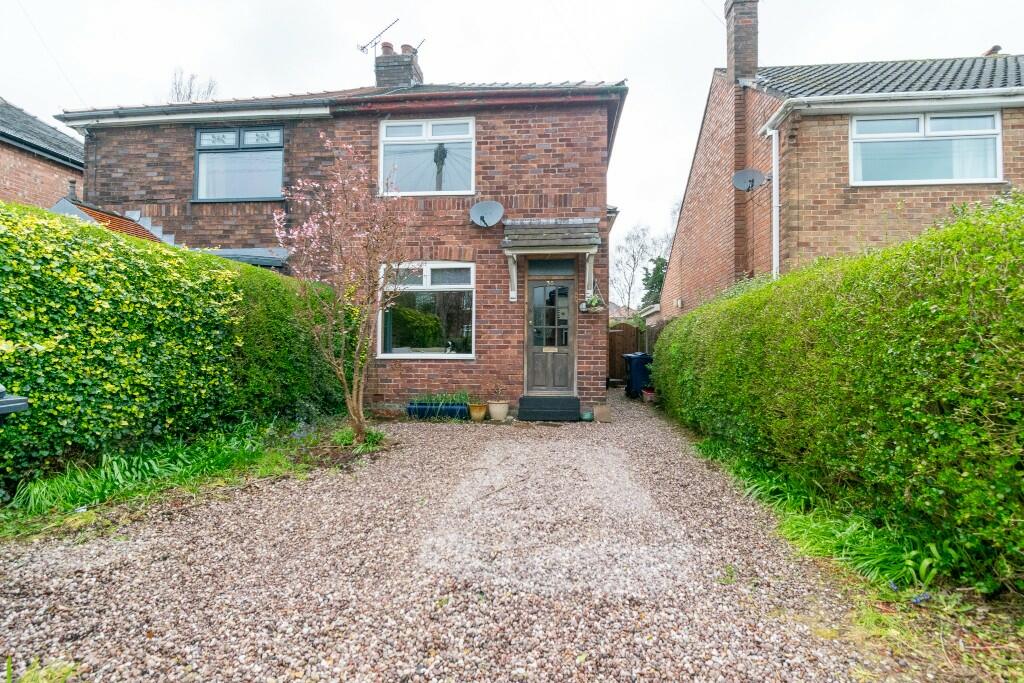 3 bedroom semidetached house for sale in Calder Avenue, Ormskirk
