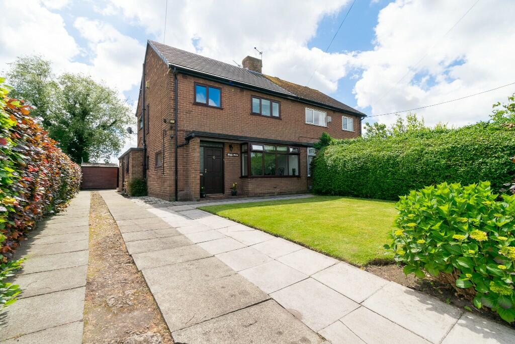 3 bedroom semidetached house for sale in Back Lane, Newburgh, WN8