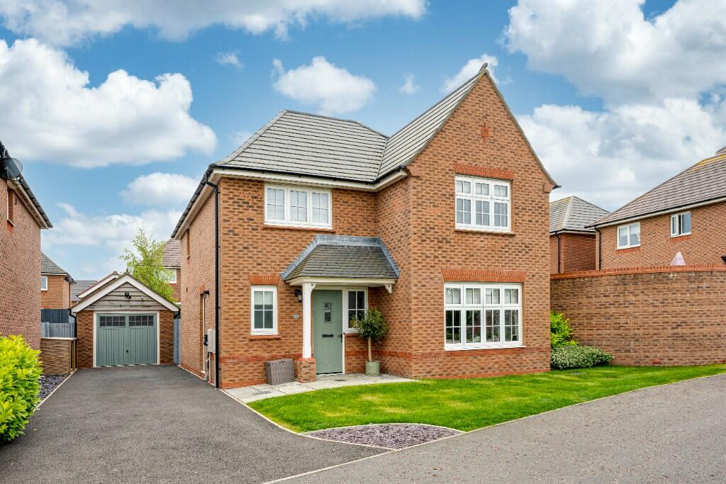 4 bedroom detached house for sale in Chancel Way, Burscough, L40