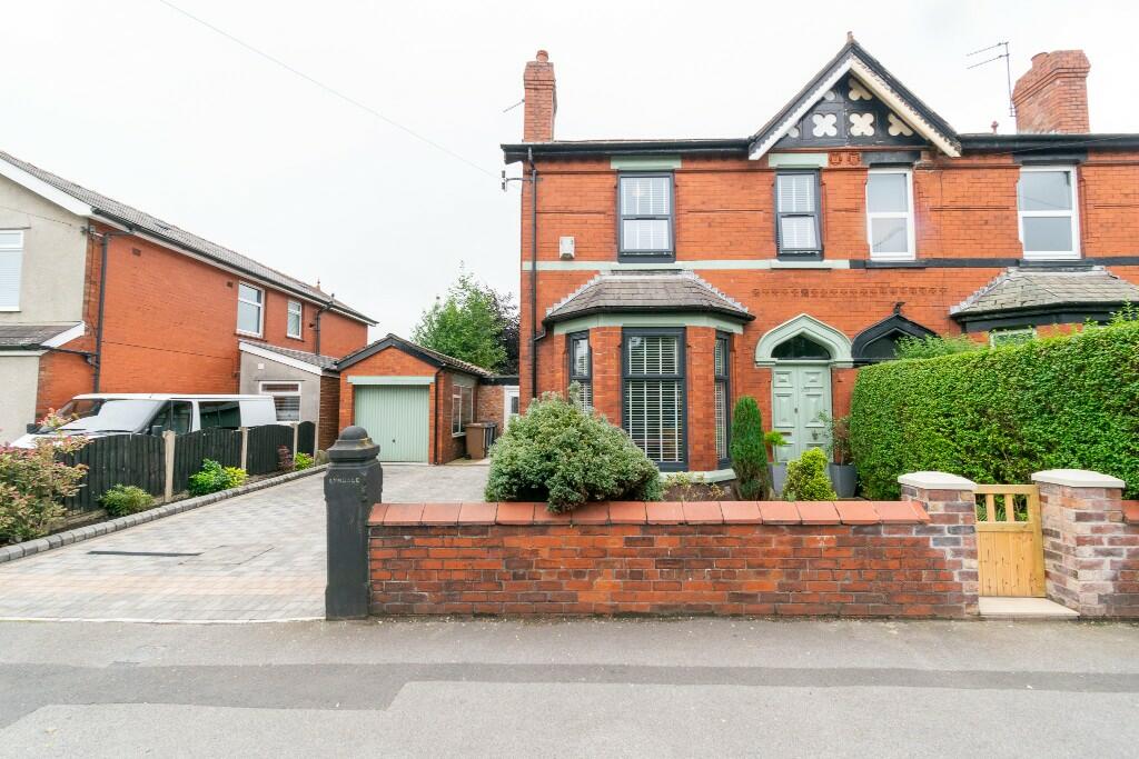 5 bedroom semidetached house for sale in Burscough Street, Ormskirk