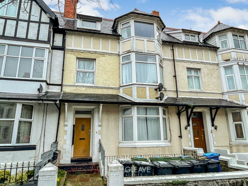 1 bedroom apartment for rent in 5 Charlton Street, Llandudno, Conwy, LL30