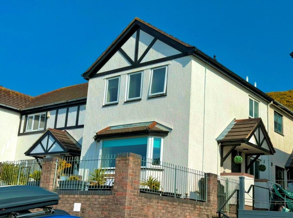 Main image of property: Lon Vardre, Deganwy, Conwy, LL31