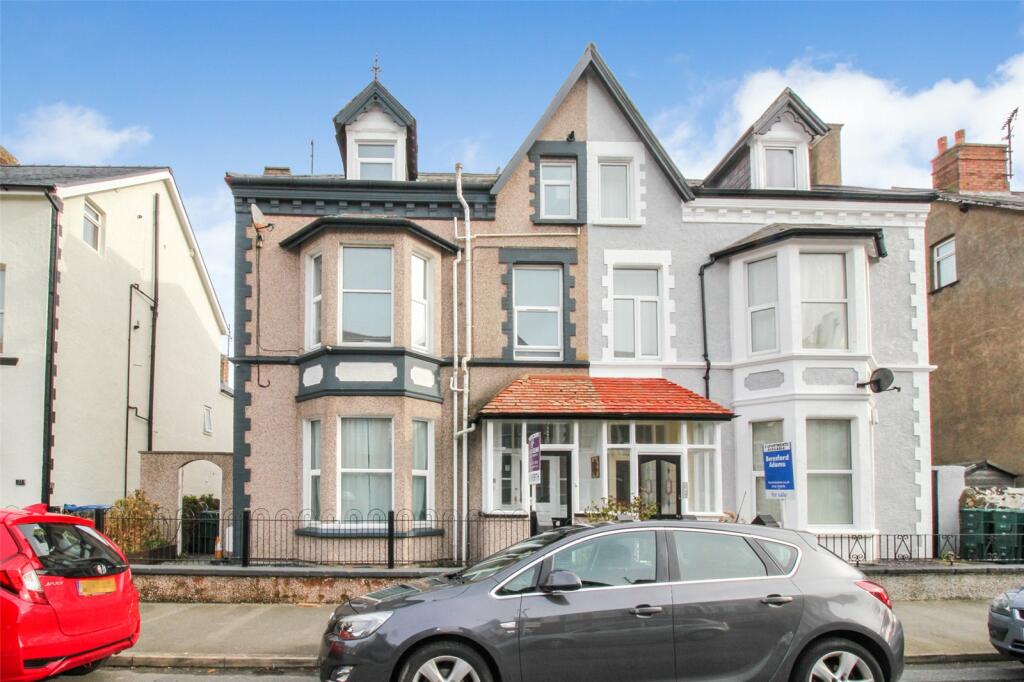 2 bedroom apartment for sale in Caroline Road, Llandudno, Conwy, LL30