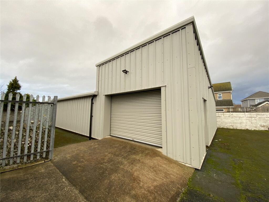 Commercial property for rent in Vale Road, Rhyl, LL18