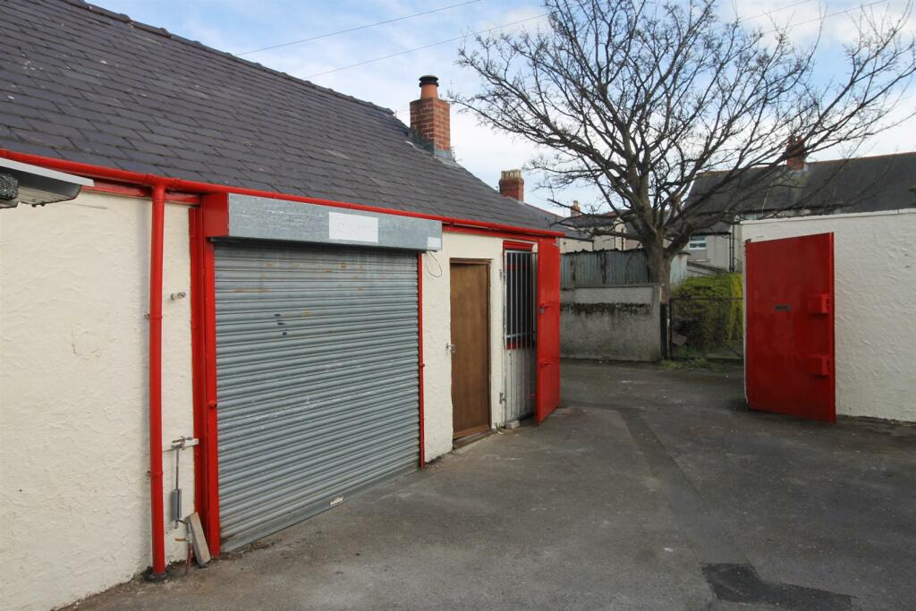 Commercial property for rent in Hafod Road, Prestatyn, LL19