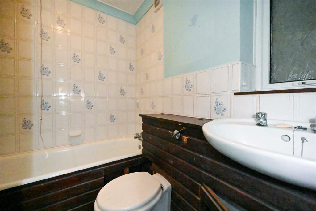 5 bedroom semidetached house for sale in Flansham Lane, Felpham, PO22