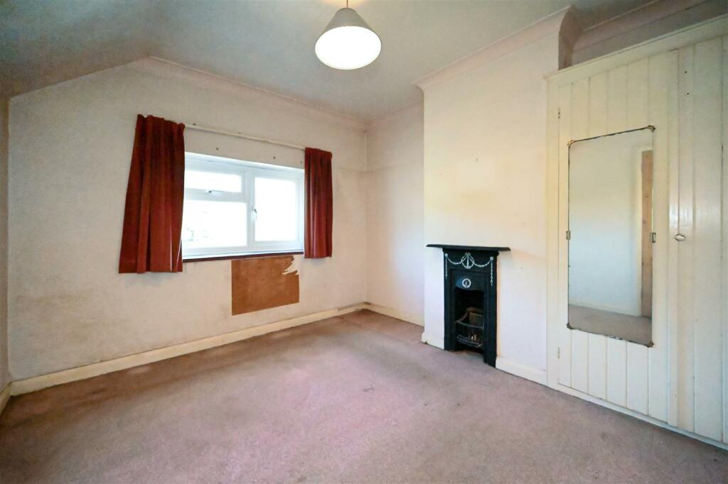 5 bedroom semidetached house for sale in Flansham Lane, Felpham, PO22