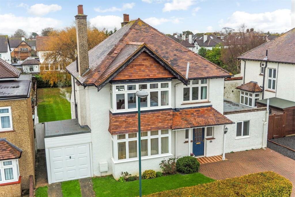 5 bedroom detached house for sale in Marshall Avenue, Bognor Regis, PO21