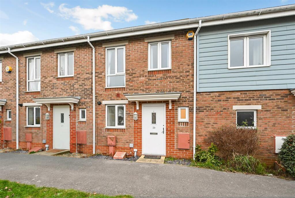 2 bedroom terraced house for sale in Wish Field Drive, Felpham, PO22