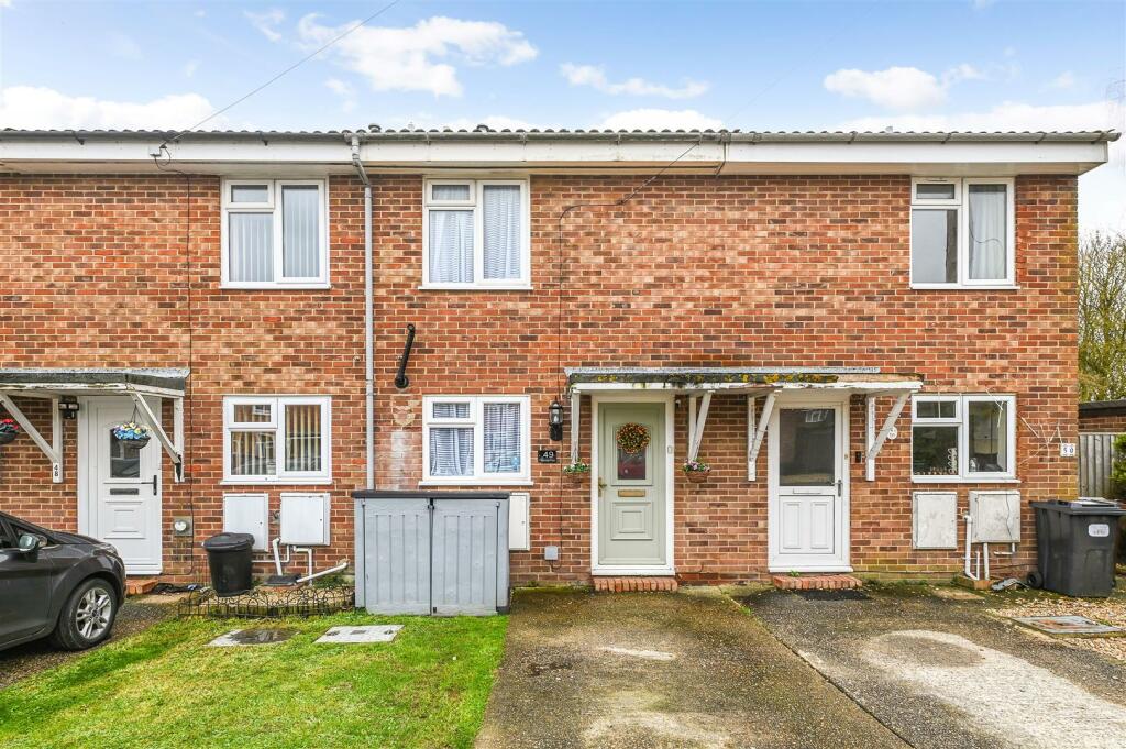 2 bedroom terraced house for sale in Stoneage Close, North Bersted, PO22