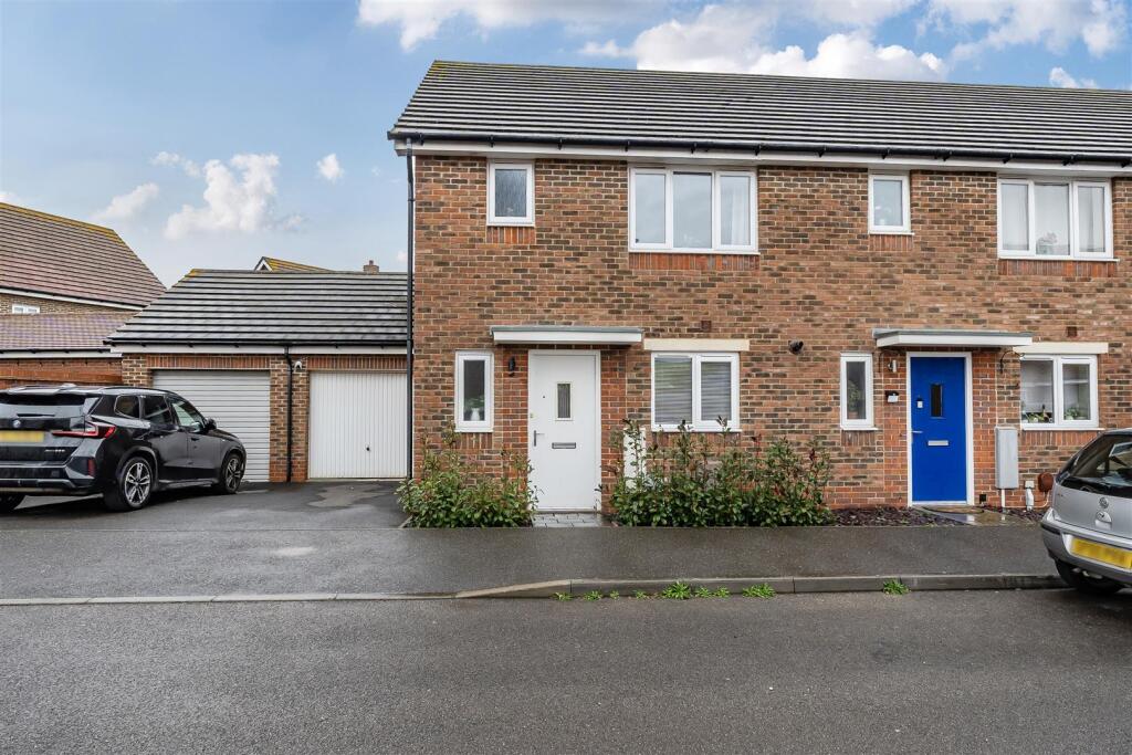 Main image of property: Meaden Way, Felpham